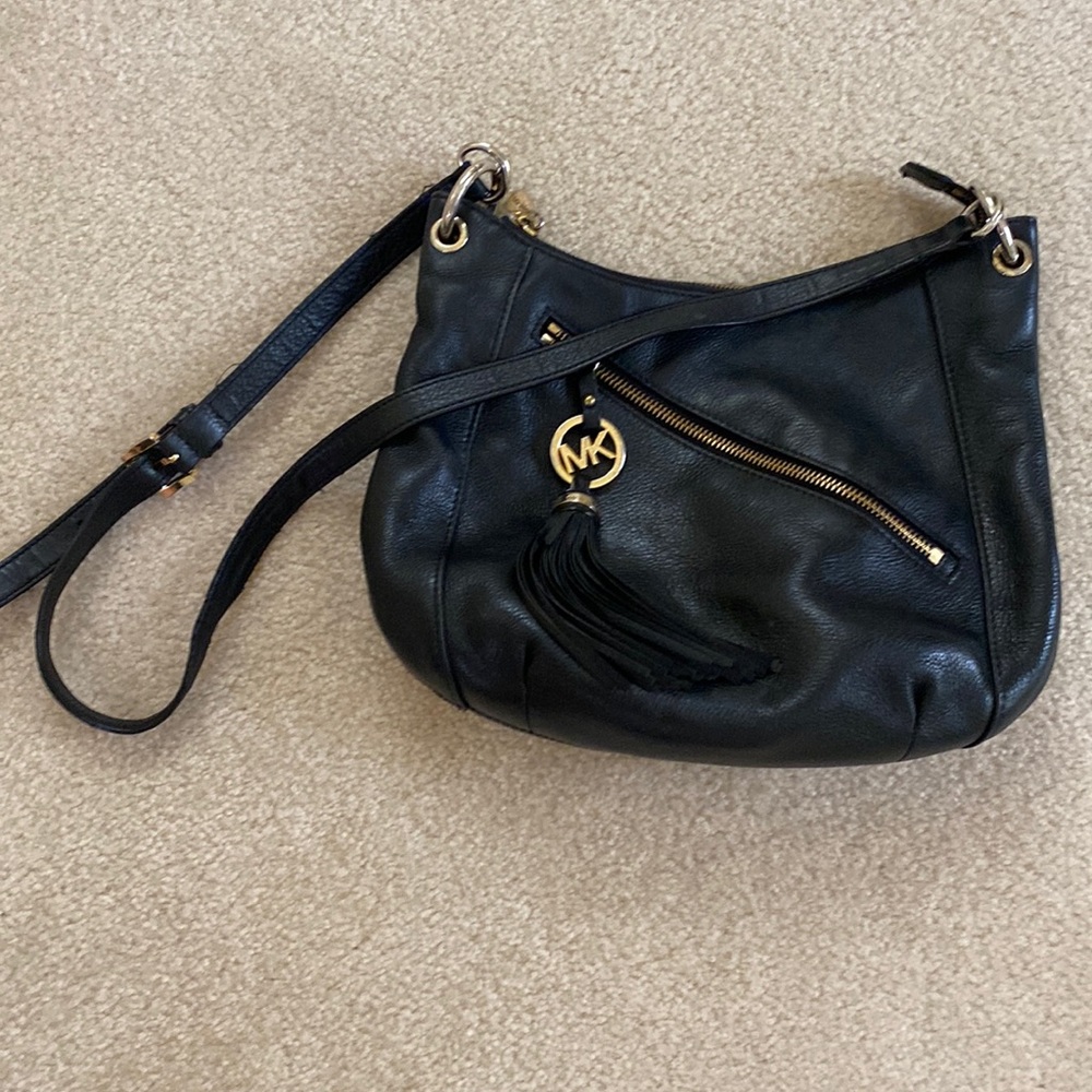 Michael Kors black leather purse, shoulder strap, zipper